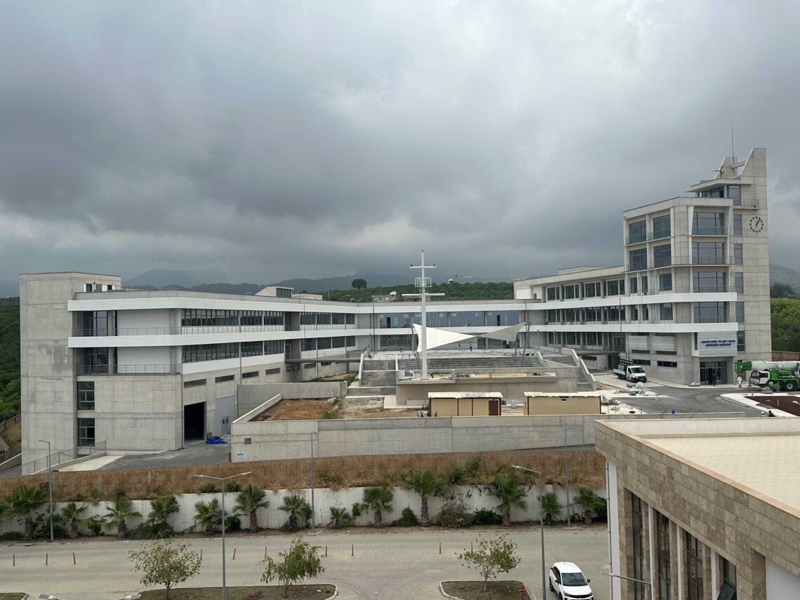MDTO Tarafından Yaptırılan Denizcilik Fakültesi Mersin Üniversitesi’ne Devredildi